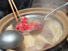 吊龙-邹开喜·小海鲜醉鸡煲·潮汕鲜切牛肉店(襄阳北路店)