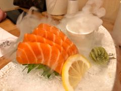 三文鱼刺身-小句号·精致料理(江南环球港店)