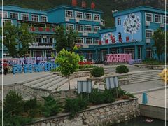 -百里峡七彩艺术小镇