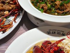 辣椒炒肉配卷饼-有位虾匠·香辣蟹·小龙虾(李村店)