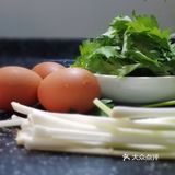 被忽视的营养食材芹菜叶系列之香芹叶炒蛋