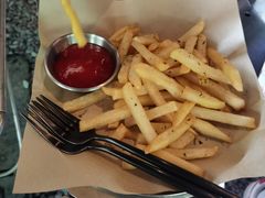 -J Create城市露营咖啡·简餐·宠物(上海动物园店)