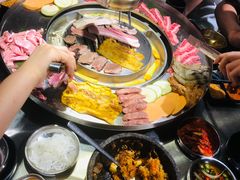 -哈哈碳都·牛肋条无限自助烤肉(台江万达店)