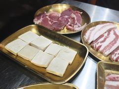 -胡悦里韩式烤肉(芝罘万达广场店)