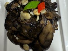 -乡村馕坑肉·烧烤·新疆菜·本地人更爱吃(阿勒泰首店)