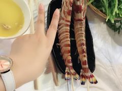 -鲜入围煮花胶鸡海鲜火锅