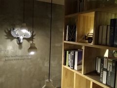 -HIGH FIVE哈福手工汉堡(桂林路店)