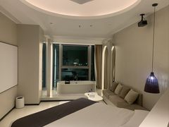 -芷迹江景酒店(五一广场汇景城店)