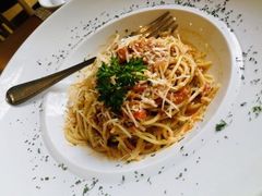 -Chom Cafe and Restaurant