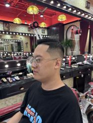 -东方先生国潮男士理发馆