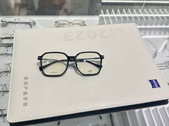 -镜客眼镜(浦江欢乐颂店)