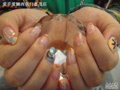 爱手爱脚-摩睫+皮肤管理·科学美容中心