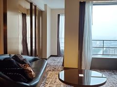 -上海虹桥西郊假日酒店