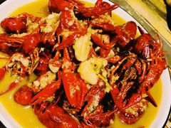 -虾弄弄海派小龙虾·牛羊蝎子火锅