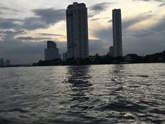 -阿瓦尼河滨曼谷酒店