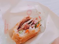 -Bánh Mì Huynh Hoa