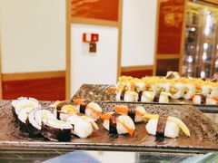 -大中华希尔顿酒店-念自助餐·嗨啤·小龙虾