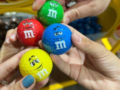 -m豆巧克力世界(上海世茂广场店)