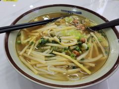 -龙记桂林米粉(财满街店)