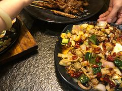 -何师烧烤Pro ·江湖川菜·小龙虾·精酿(太古里旗舰店)