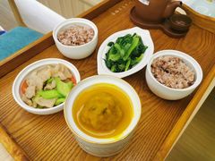 -雪梅月子中心(华侨城店)