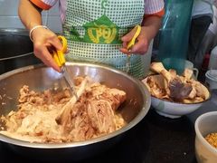 -鸿浩扒猪脚米线