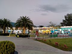 -亚龙湾中心广场