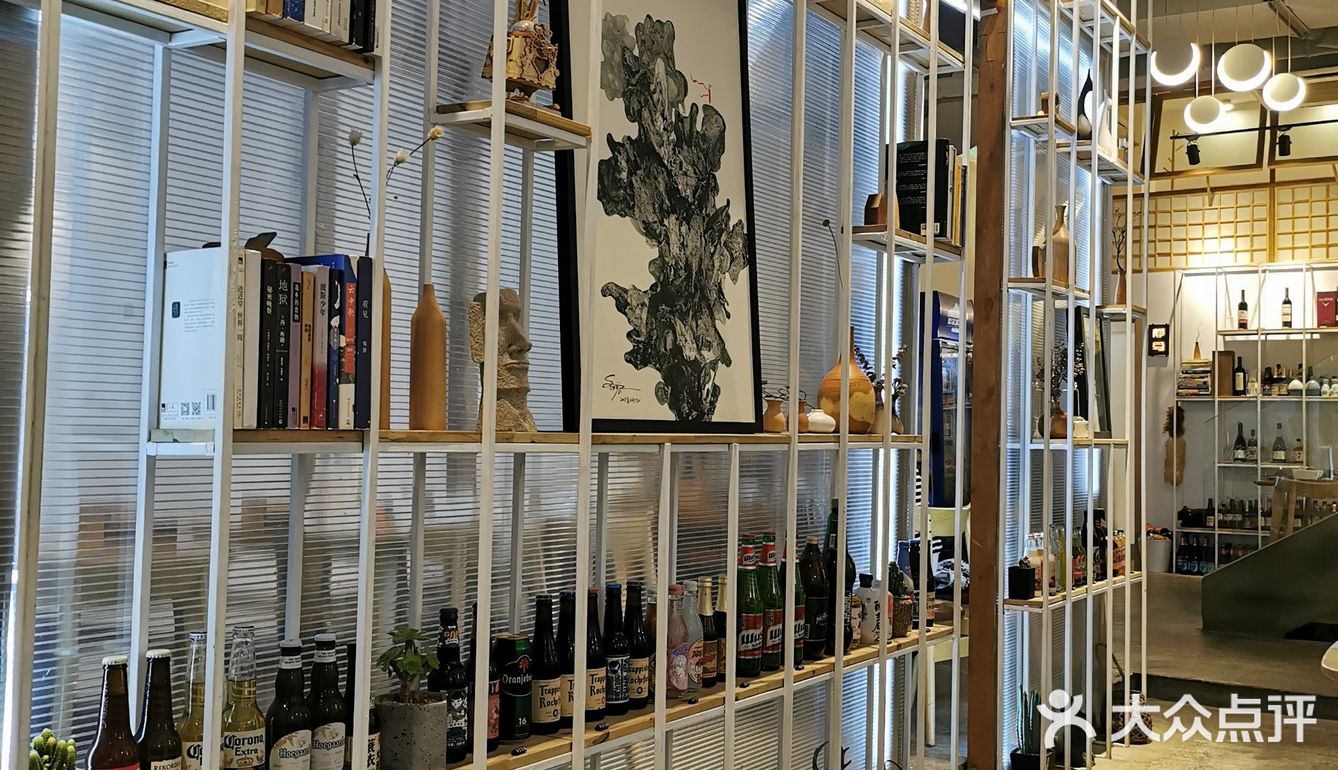 十分钟之内就全齐了；最后是菜品，因为人少所以就点了三个