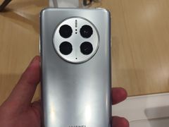 -华为授权体验店(中山公园来福士)