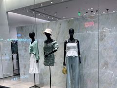 -URBAN REVIVO(上海中庚漫游城店)