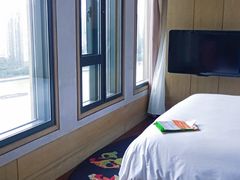 卧室的窗户-上海外滩英迪格酒店