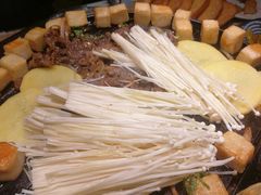 -燚店·铁板鱼蛙·烤肉·烤串(北新桥店)