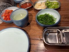 -明洞阿姨·韩式酱蟹烤肉·创意料理(三元桥店)