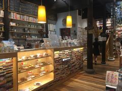 -猫的天空之城概念书店(杭州南宋御街店)