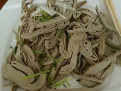 -溢心园香河肉饼总店