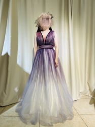 -月月婚纱礼服仓储店(王府井店)