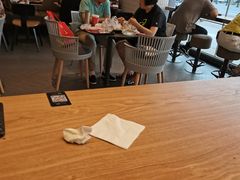 大堂-肯德基(成山路地铁站店)