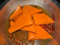 牛油红锅-王婆乔鲜鱼自助火锅(蜀汉路店)