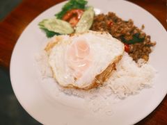 打抛猪肉盖浇饭-Dang restaurant (patong phuket)