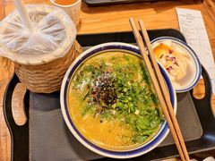 -云阿蛮云南生烫牛肉米线(奉贤路店)