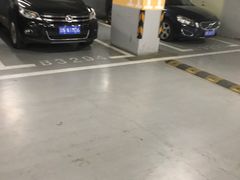-艾维克大厦-停车场