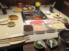 -海底捞火锅鲜切牛肉主题店(长寿路店)