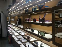 -罗伯特眼镜·蔡司官方授权(罗湖国贸店)