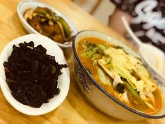 老酸菜牛腱子面-阿彬生炒牛肉面(解放路店)