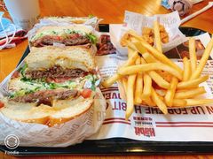 -The Habit Burger Grill 哈比特汉堡(复兴soho店)