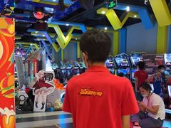 -反斗乐园π·电玩·高空拓展·蹦床(龙华天虹店)