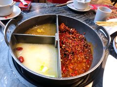 小嫩牛专利T型锅（一锅三吃）-热火朝天鲜切牛肉火锅(南强街巷店)