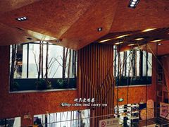 -新华里咖啡书吧(新华书店小寨店)