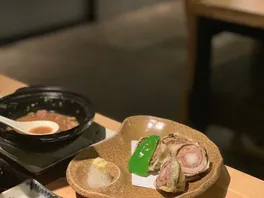 秋**罗