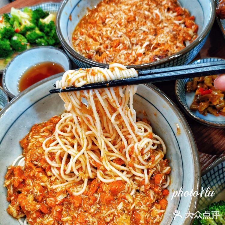 青岛首家蟹满楼蟹黄面🍜落户台东啦[加油]